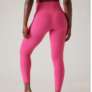 Athleta Salutation Stash 7/8 Tight